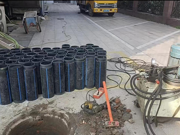 龙山PE置换管厂家 DN315置换管 非开挖管短管置换